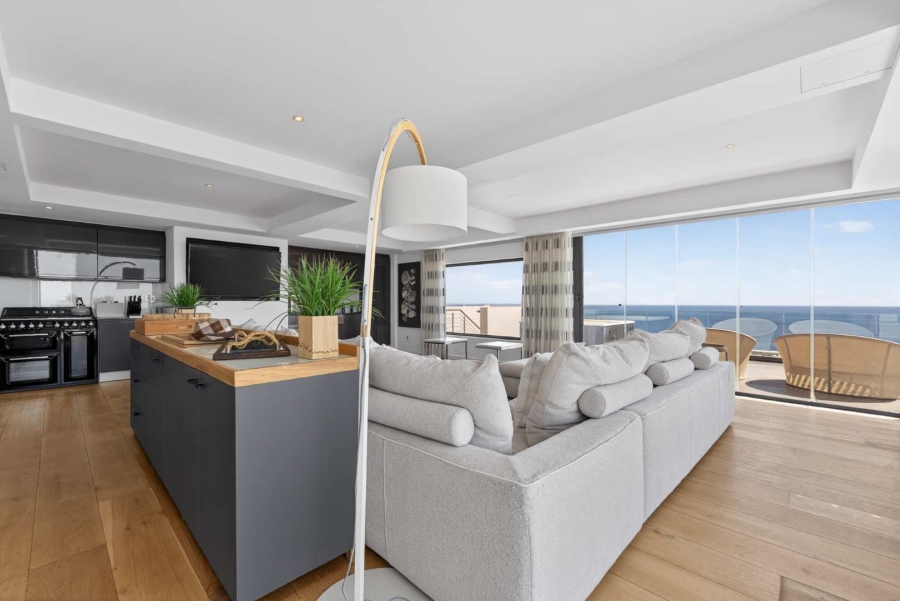 3 Bedroom Property for Sale in Sea Point Western Cape